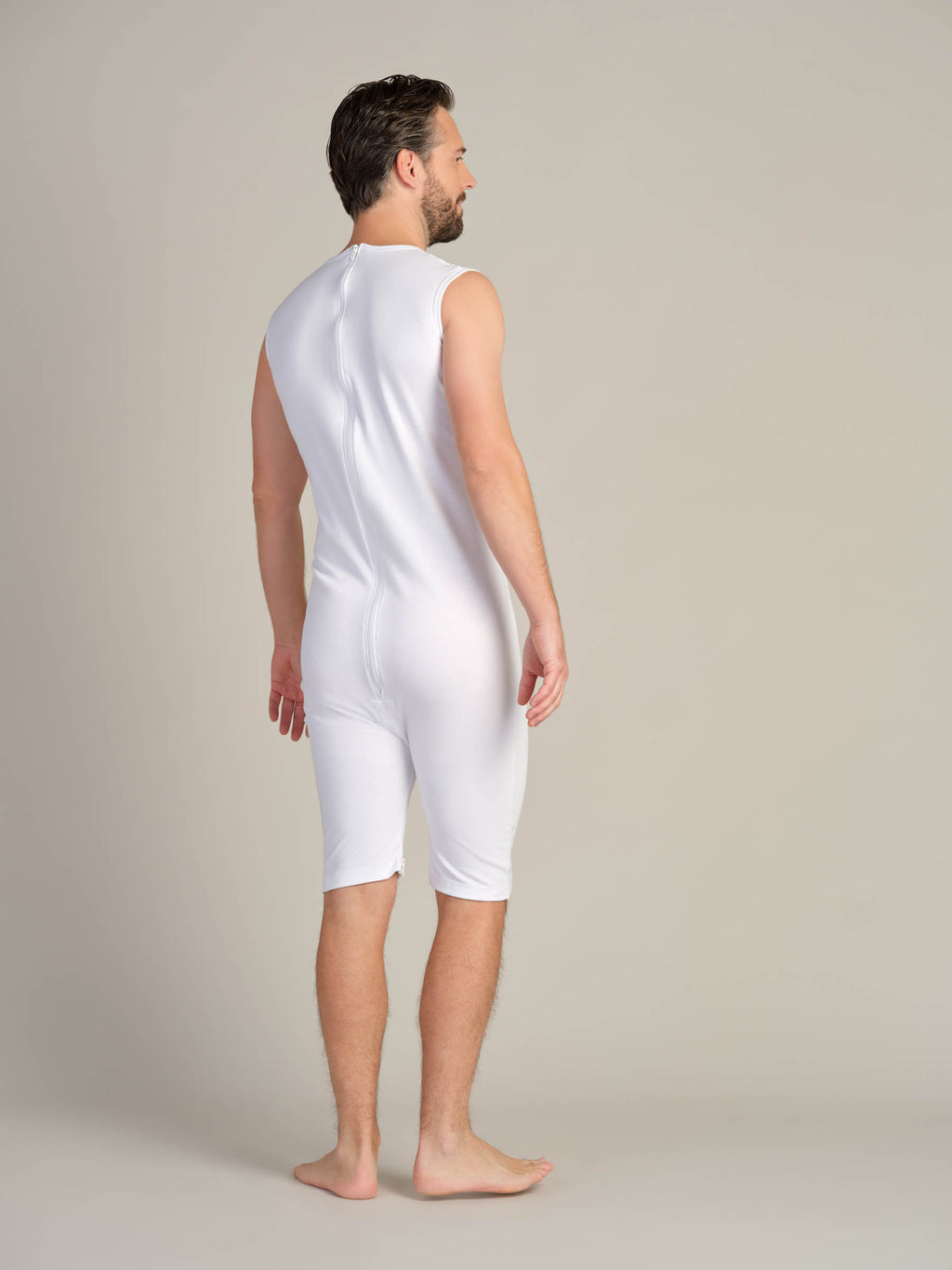 Bodysuit med glidelås i rygg/skritt og korte ben (2050)