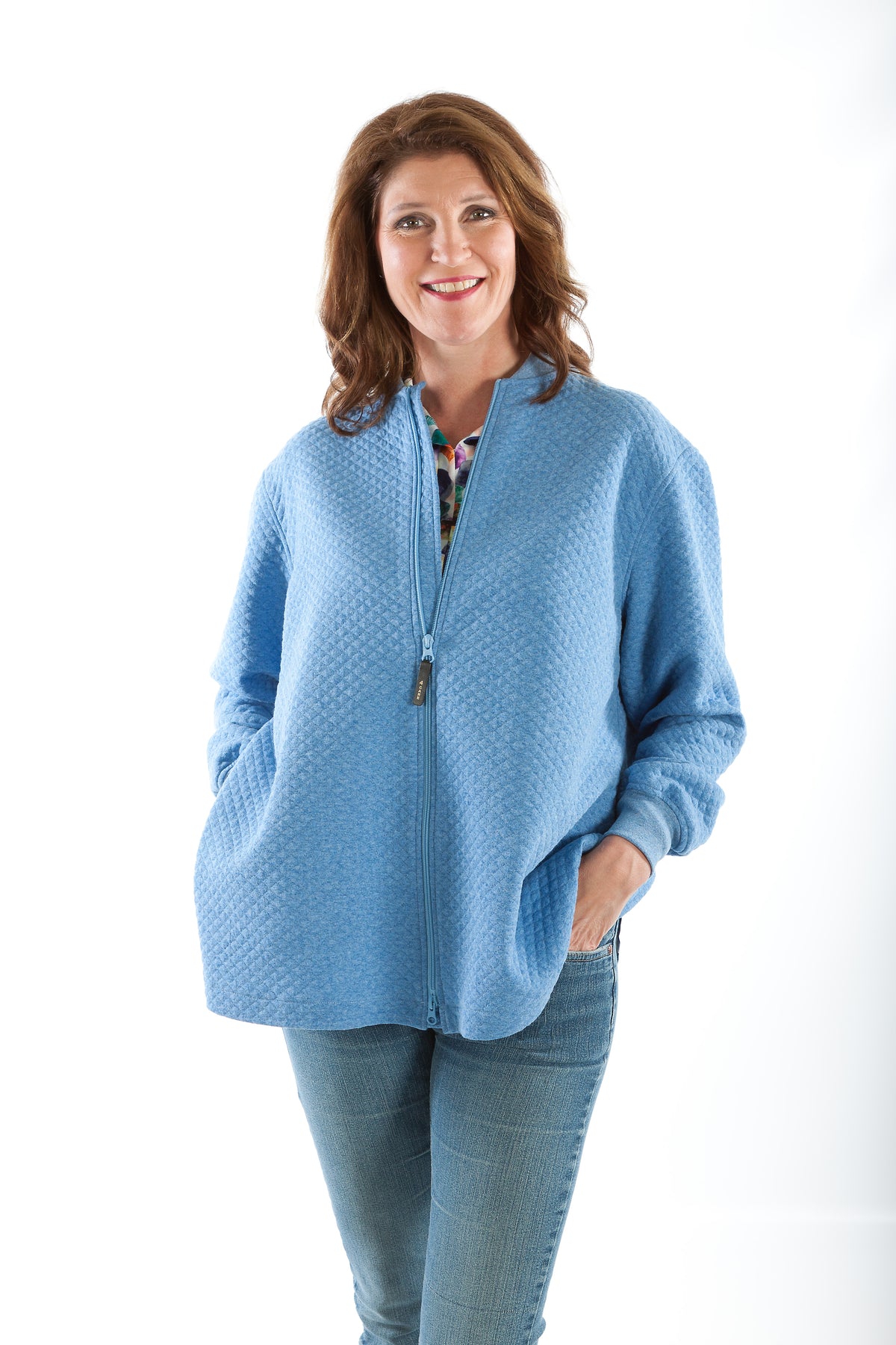 Damecardigan med glidelås foran og borrelåslukking bak (7252)
