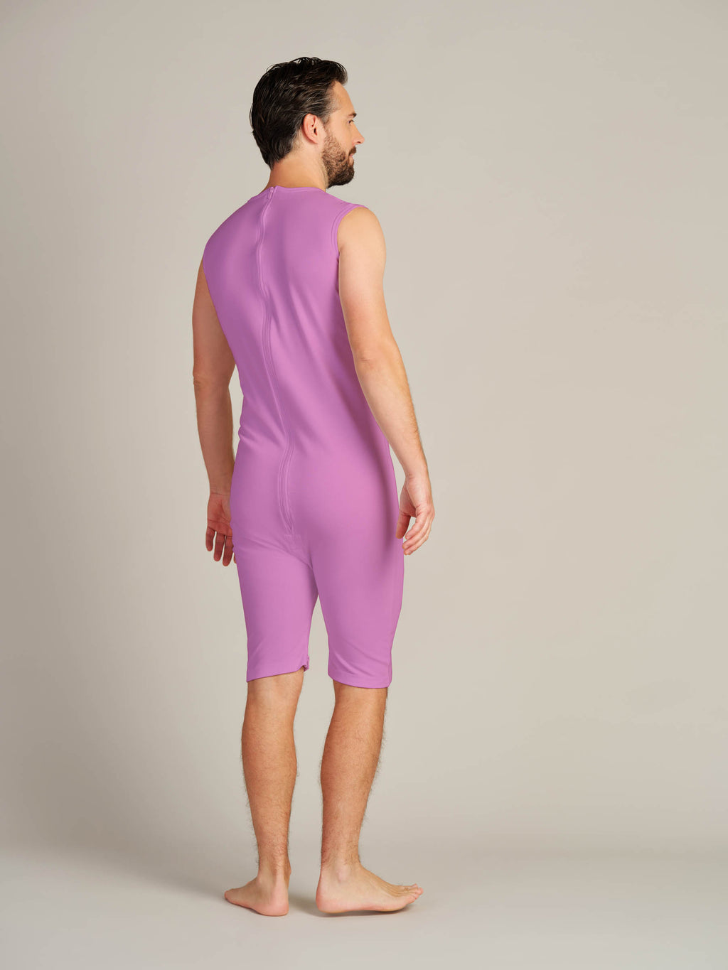 Bodysuit med glidelås i rygg/skritt og korte ben (2050)
