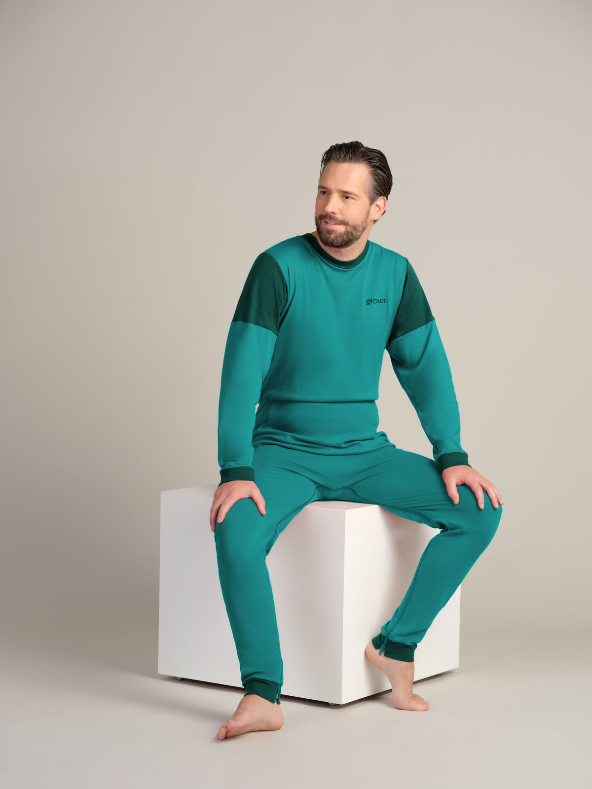 Hel drakt uten føtter, trikot, med glidelås bak og i skrittet (1011)