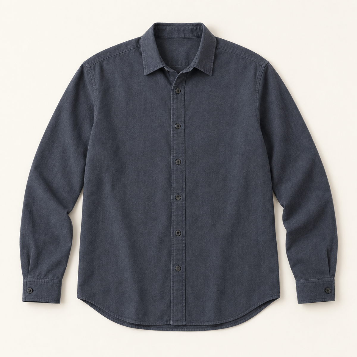 AI-generert testbilde: mørk blågrå Luna Relax Shirt med krage og lange ermer på lys bakgrunn.